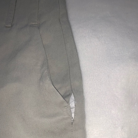 NWOT SLIGHT TEAR Cropped tapered fit pants — Zara - Picture 8 of 8
